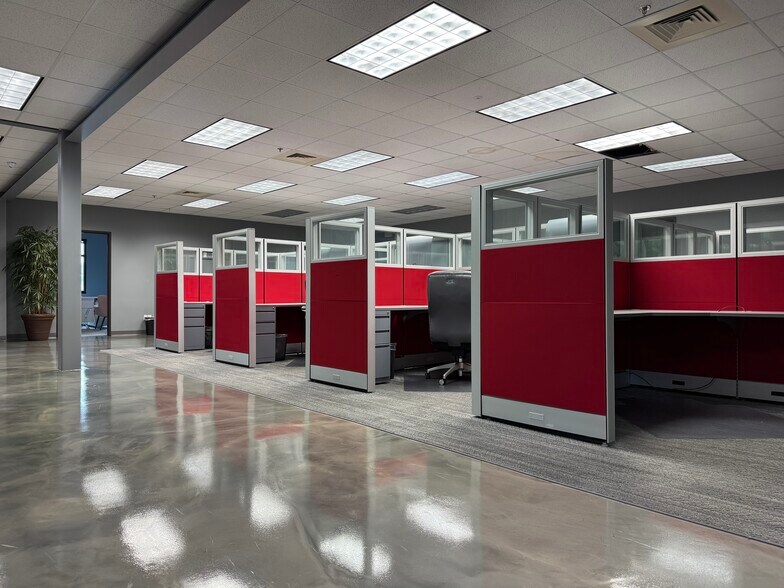 More Photos Of 8500 Bluffstone Cv, Austin Office For Sale