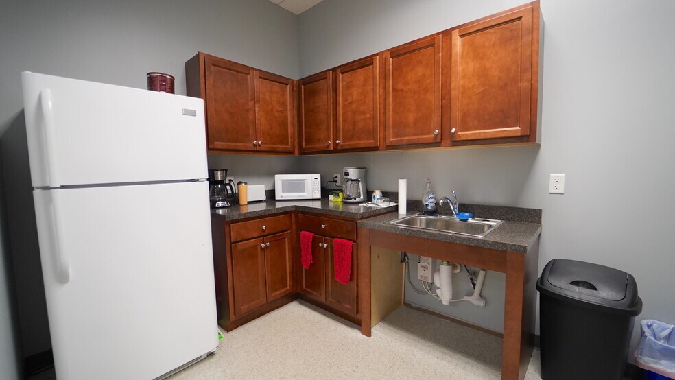 More Photos Of 491 Williamson Rd, Mooresville Unknown For Lease