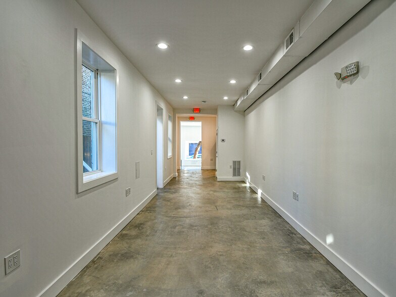 More Photos Of 515 11th St SE, Washington Storefront Retail Office For Sale