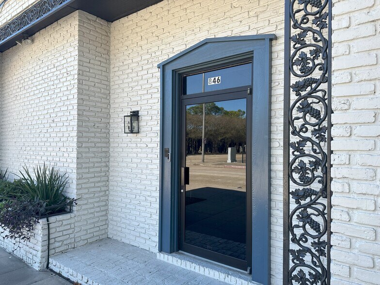 More Photos Of , Baton Rouge Office For Sale