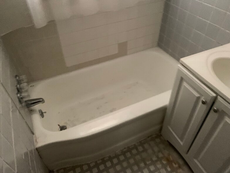More Photos Of 2521 Noble Rd, Cleveland Heights Apartments For Sale