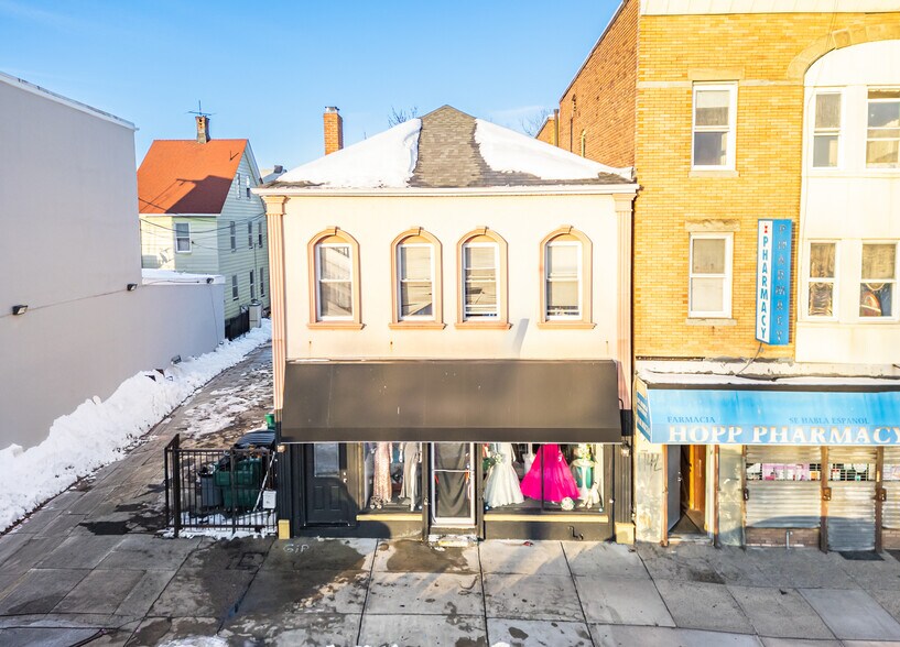 Primary Photo Of 449 Orange St, Newark Storefront Retail Residential For Sale