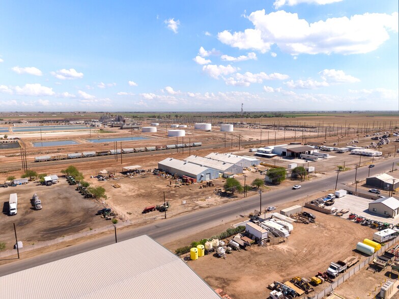 More Photos Of 220 E Commercial Ave, El Centro Manufacturing For Lease