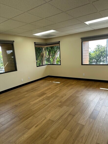 More Photos Of 5450 Telegraph Rd, Ventura Office For Lease