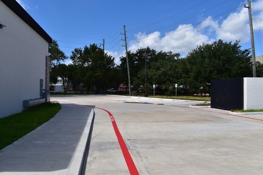 More Photos Of 4732 Sugar Grove Blvd, Stafford Medical For Lease