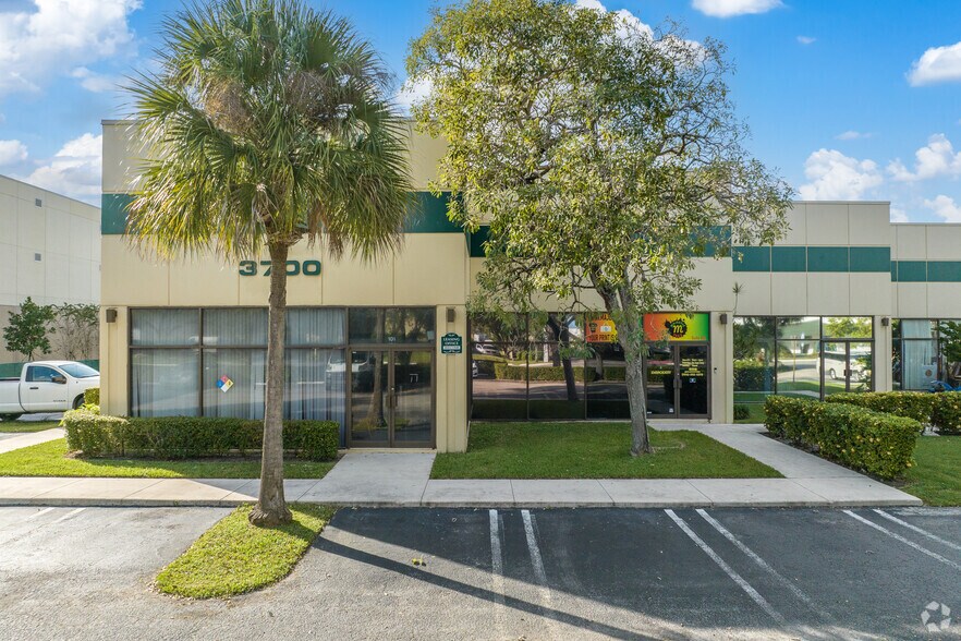More Photos Of 3700 NW 124th Ave, Coral Springs Warehouse For Lease
