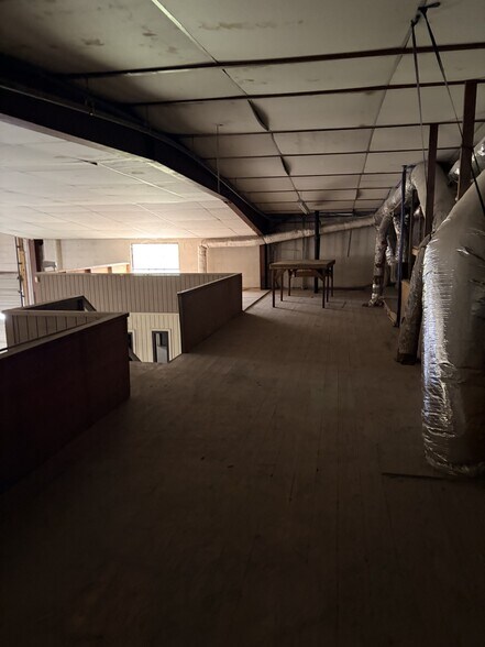 More Photos Of 2100 E Front St, Tyler Light Manufacturing For Lease