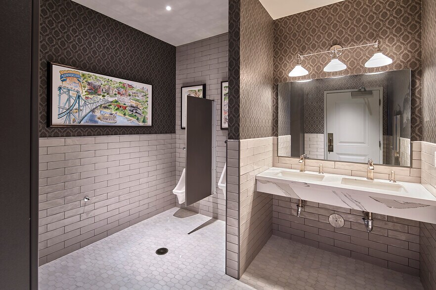 More Photos Of 409 Beaver St, Sewickley General Retail For Sale