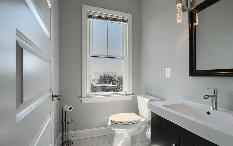 More Photos Of 635 E Fort Ave, Baltimore Specialty For Sale