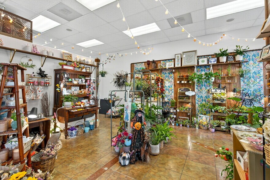 More Photos Of 1647 NE Market Dr, Fairview Apartments For Sale