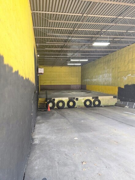 More Photos Of 439 20th St, Brooklyn Warehouse For Lease