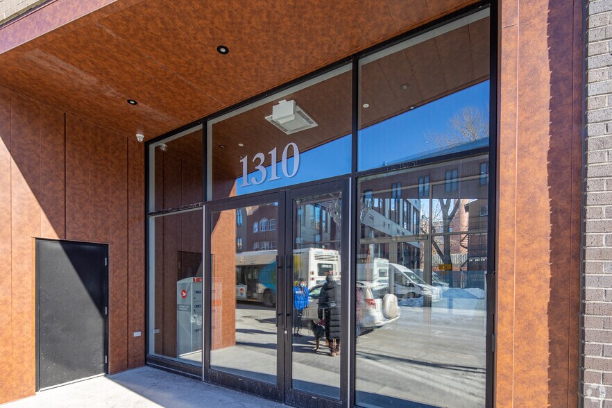 More Photos Of 1306 Rue Ontario E, Montréal Apartments For Lease