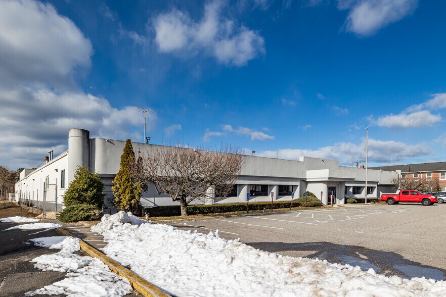 Primary Photo Of 1560 Fifth Ave, Bay Shore Warehouse For Sale