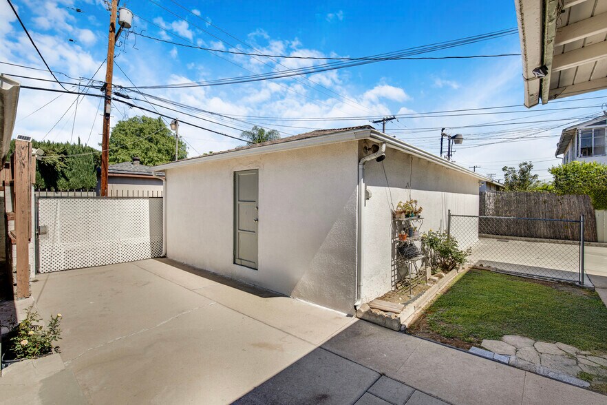 More Photos Of 661 W Riggin St, Monterey Park Apartments For Sale