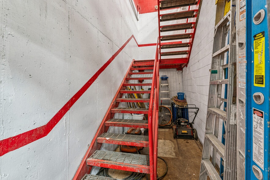 More Photos Of 1839 N 10th St, Kansas City Warehouse For Sale