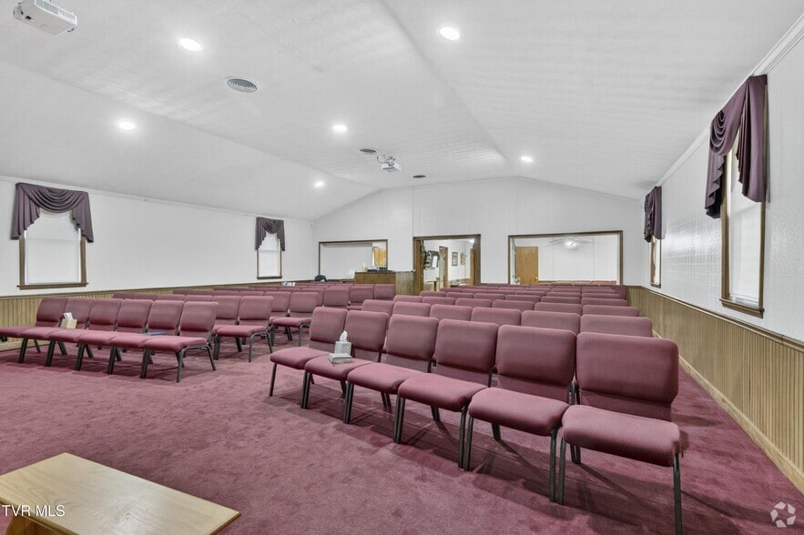 More Photos Of 302 Crescent Dr, Glade Spring Religious Facility For Sale