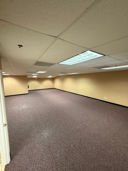 More Photos Of 6973 Highway Ave, Jacksonville Light Distribution For Lease