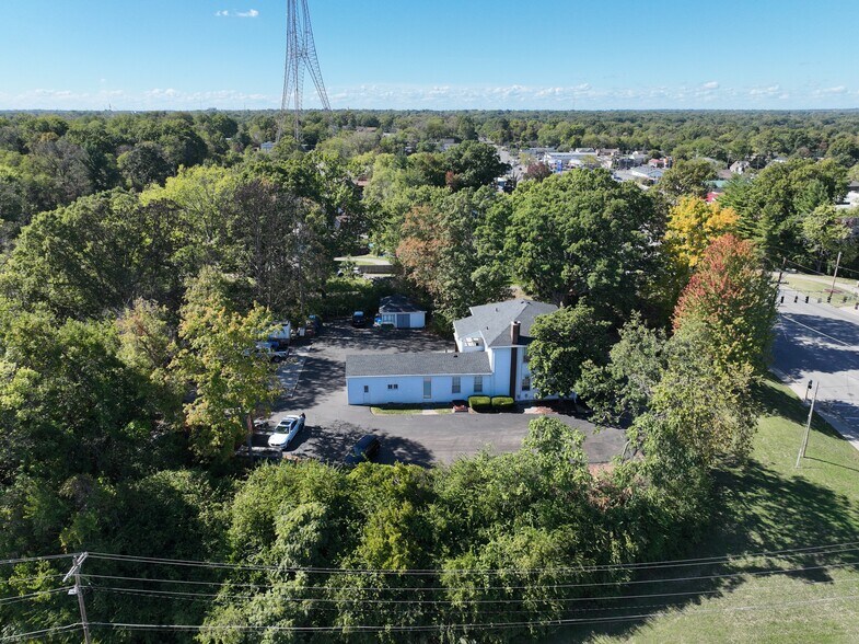 More Photos Of 869 W North Bend Rd, Cincinnati Office For Sale