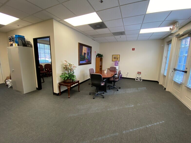More Photos Of 3213 E Warm Springs Rd, Las Vegas Medical For Lease