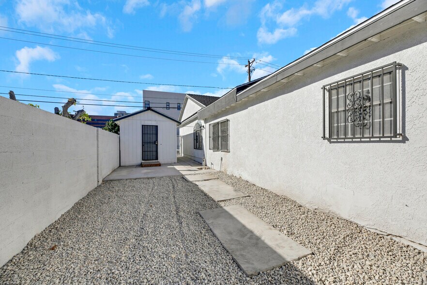 More Photos Of 530 S 7th St, Las Vegas Office Residential For Lease