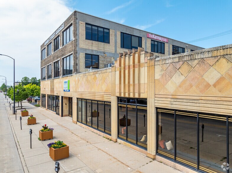 More Photos Of 118 S Adams St, Green Bay Office For Lease