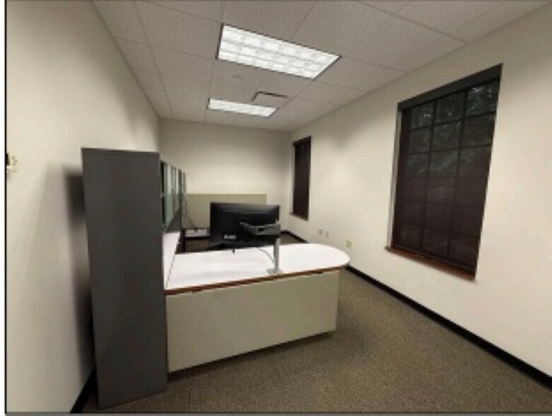 More Photos Of 1771 Indian Wood Cir, Maumee Office For Sale