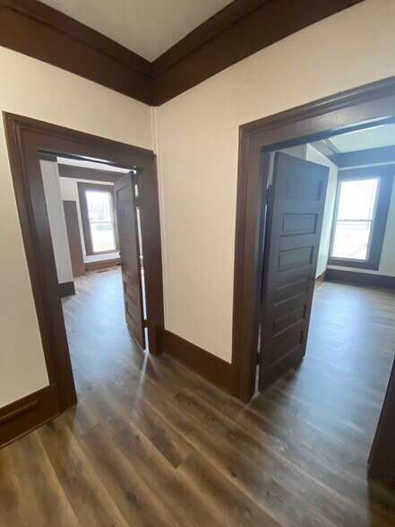 More Photos Of 530 W Taylor St, Griffin Auto Dealership For Lease