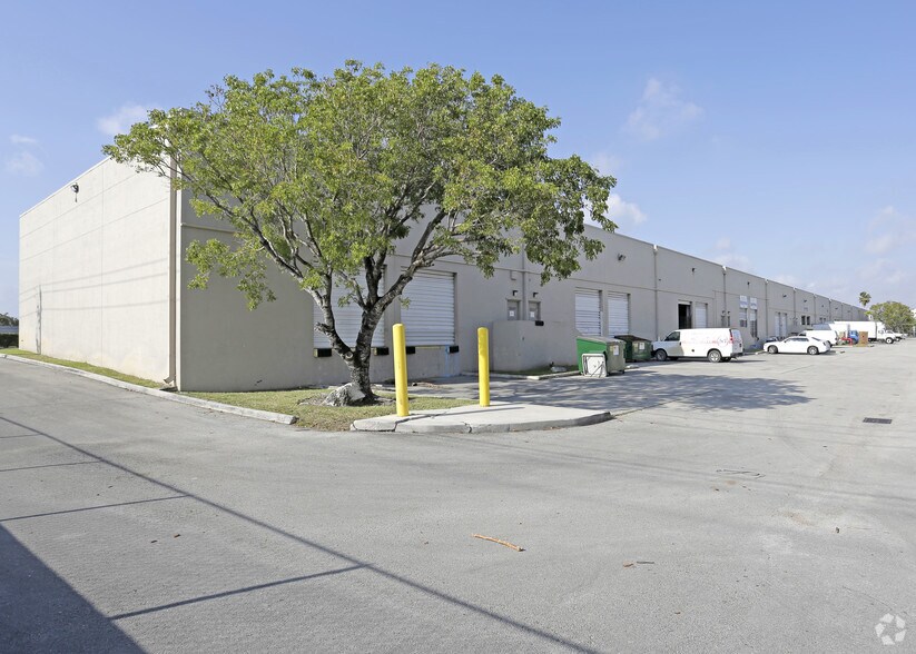 More Photos Of 3505-3591 NW 82nd Ave, Doral Warehouse For Lease