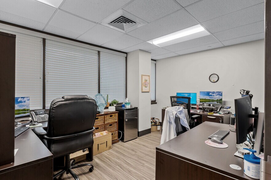 More Photos Of 661 E Altamonte Dr, Altamonte Springs Medical For Sale