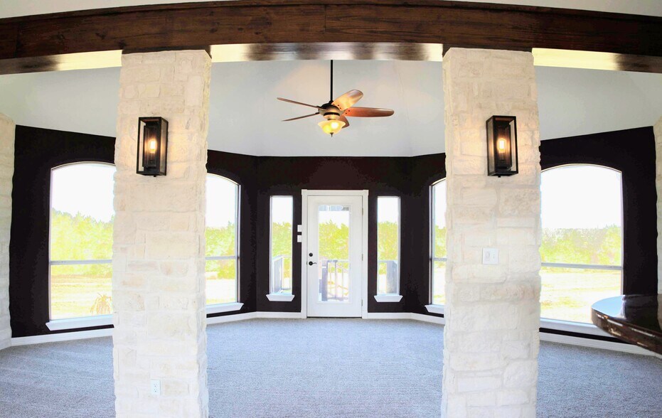 More Photos Of 2982 FM 2935, Brenham Flex For Sale