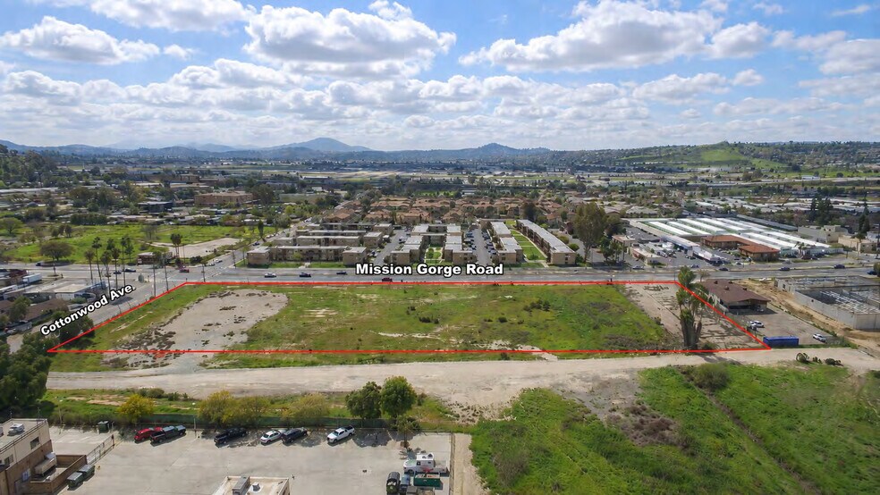 More Photos Of Mission Gorge & Cottonwood, Santee Auto Dealership For Sale