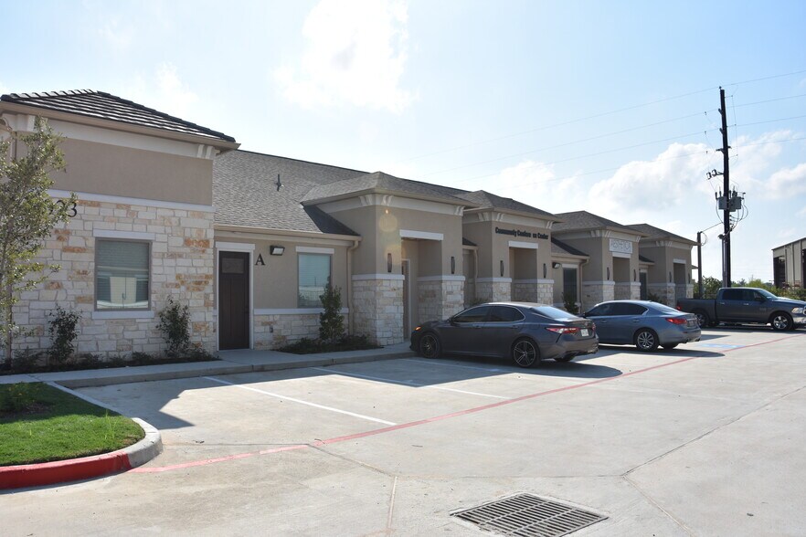 More Photos Of 11023 Northpointe Blvd, Tomball Medical For Sale