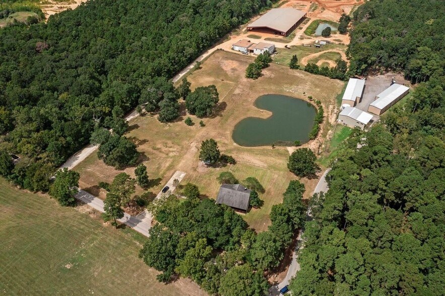 More Photos Of 1250 S Pine Lake Rd, Montgomery Specialty For Sale