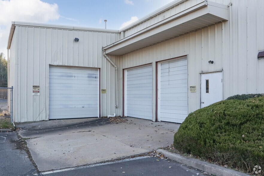 More Photos Of 404 Route 31, Lambertville Showroom For Lease