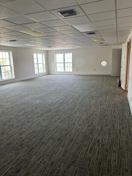More Photos Of 4526-4532 US Hwy 19, New Port Richey Bank For Lease