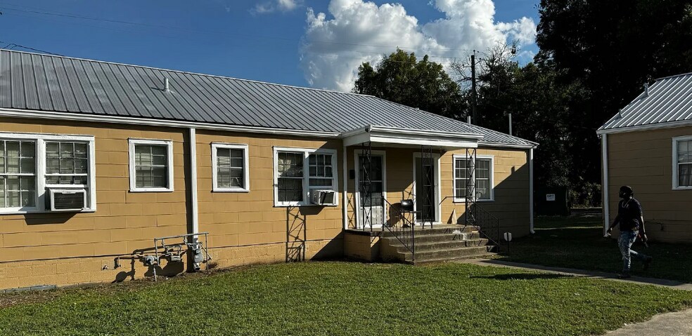 More Photos Of 3005 Avenue J, Birmingham Apartments For Sale