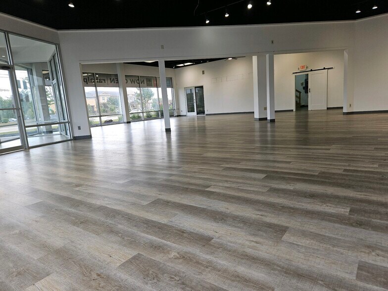9830 N Michigan Rd, Carmel, IN 46032 For Lease