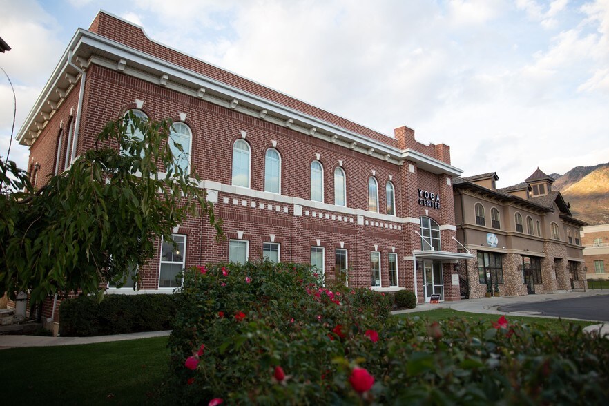 More Photos Of 20 W Main St, Alpine Unknown For Lease