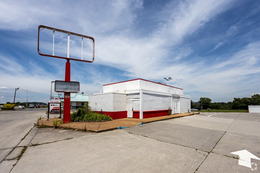 More Photos Of 2684 Alcoa Hwy, Alcoa Service Station For Lease