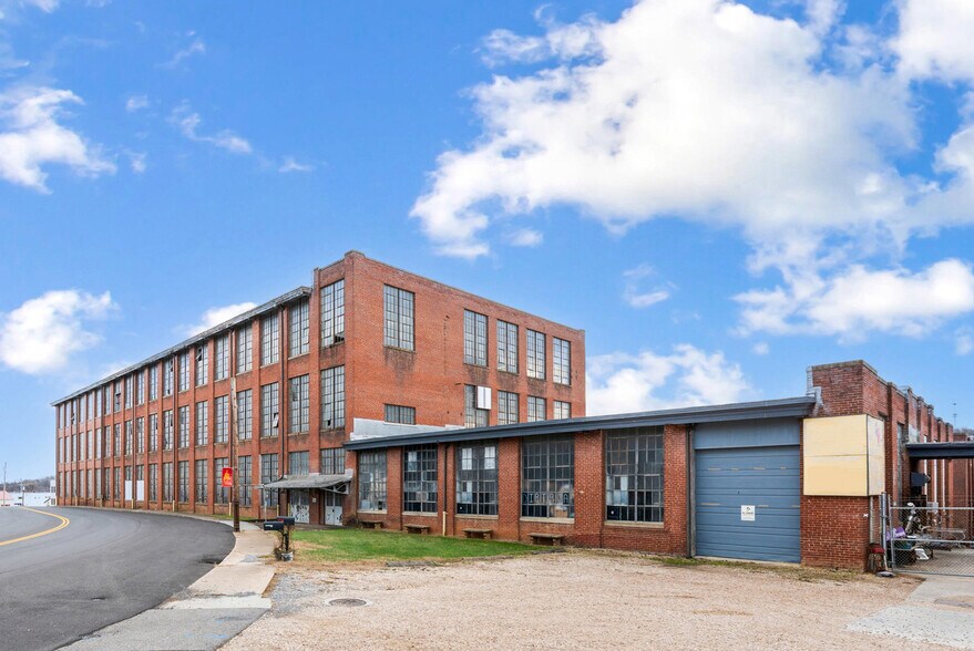 More Photos Of 550 Grove St, Bedford Manufacturing For Sale