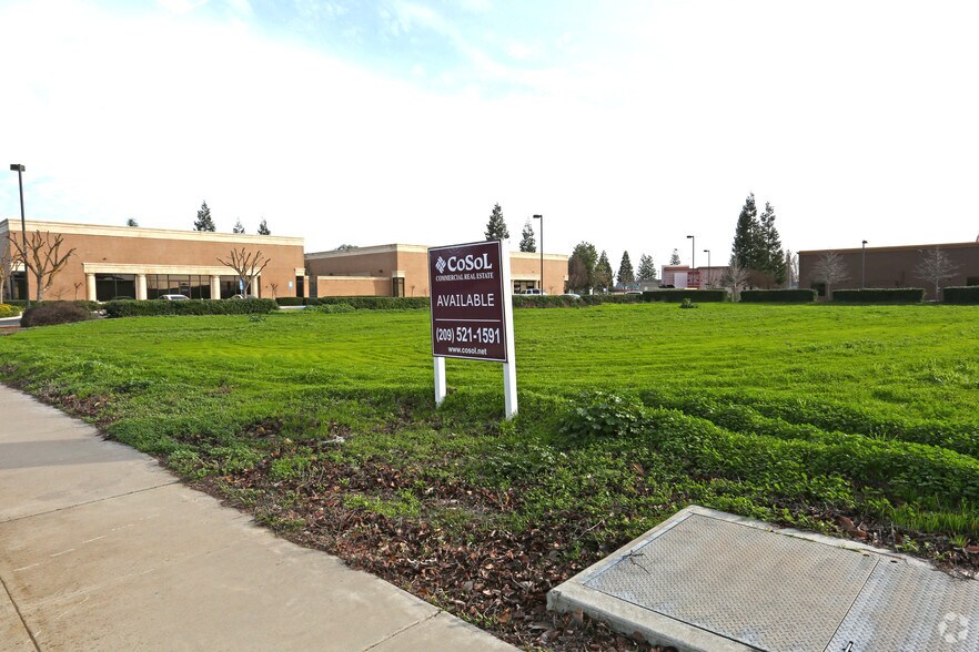 Primary Photo Of 550 Lyell Dr, Modesto Land For Lease