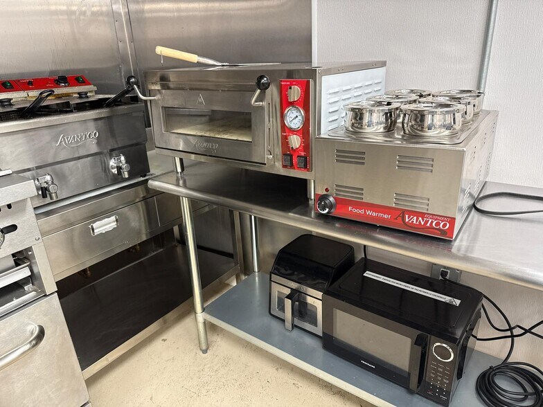 More Photos Of 4820 Augusta Rd, Garden City Freestanding For Lease