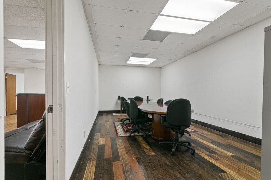 More Photos Of 6701 Beach Blvd, Jacksonville Freestanding For Lease