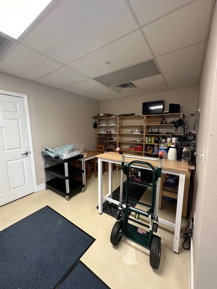 More Photos Of 6600-6612 26th Ct E, Sarasota Warehouse For Sale