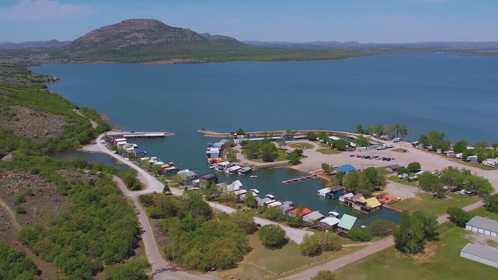 Primary Photo Of Highway 58, Medicine Park Supermarket For Sale