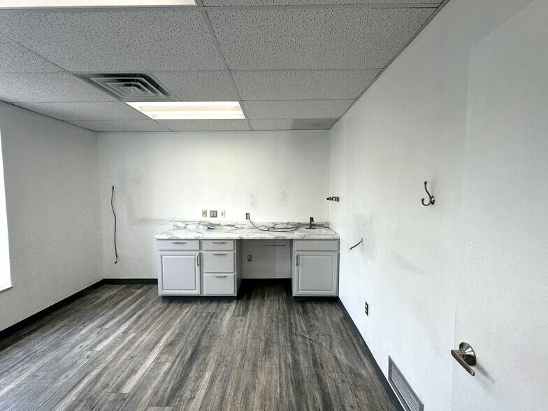 More Photos Of 2526 Monroeville Blvd, Monroeville Medical For Lease