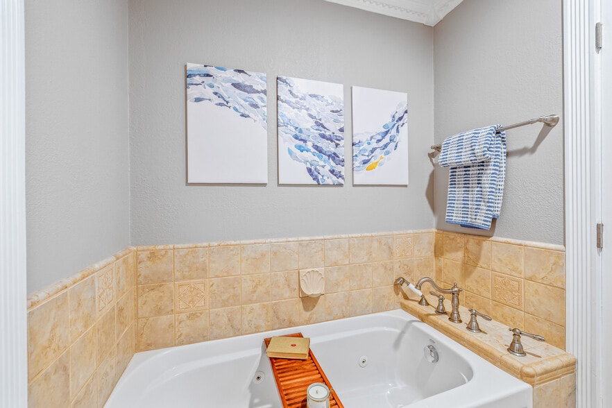 More Photos Of 19351 Del Mar Dr, Fort Bragg Specialty For Sale