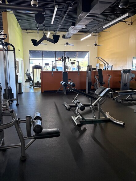 More Photos Of 2490 Parr Ave, Dyersburg Health Club For Lease