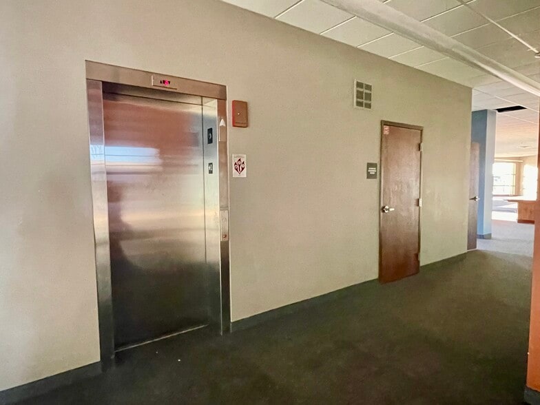 More Photos Of 20855 Kensington Blvd, Lakeville Office For Lease