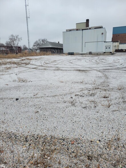 More Photos Of 100 N Hwy 59, Marshall Distribution For Lease